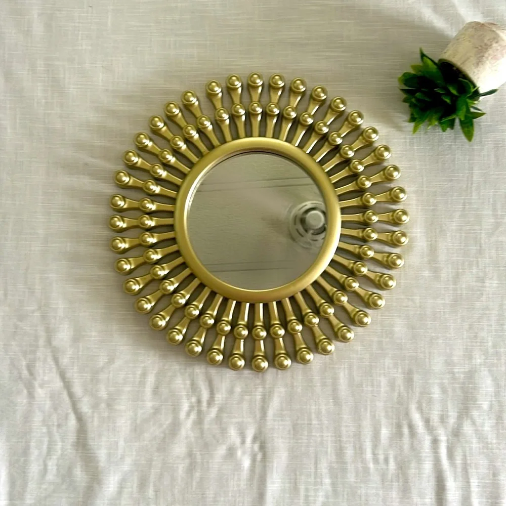 Retro Mirror